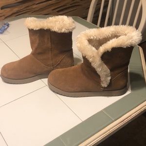 Fur boots